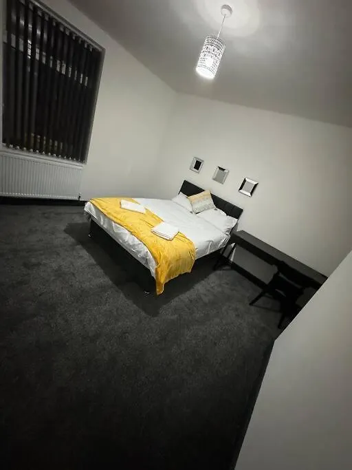 別荘 Contractors, Groups 4Xbedrooms 5Xdouble Beds, Close To City Free Parking Sleeps X 10 Wifi ,Netflix,Lgi Check Reviwz リーズ イギリス