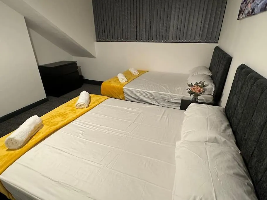 Contractors, Groups 4Xbedrooms 5Xdouble Beds, Close To City Free Parking Sleeps X 10 Wifi ,Netflix,Lgi Check Reviwz リーズ 0*,