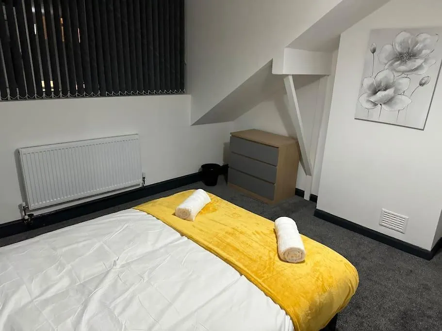 別荘 Contractors, Groups 4Xbedrooms 5Xdouble Beds, Close To City Free Parking Sleeps X 10 Wifi ,Netflix,Lgi Check Reviwz リーズ